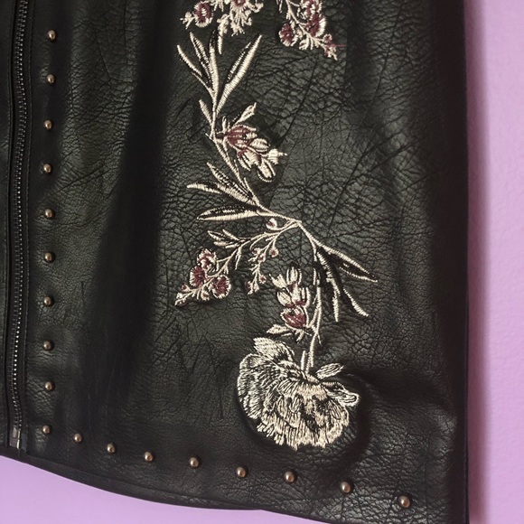 Guess Faux-leather Embroidered Skirt - Picture 5 of 7